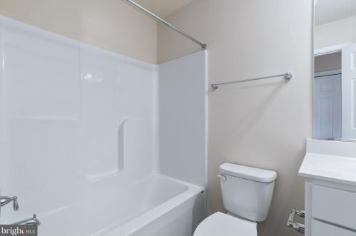 1010 Wicklow Dr, Fredericksburg VA  22401-2722 exterior