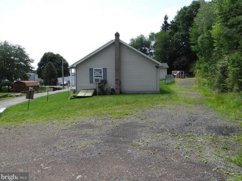 27 Eaton St, Schuylkill Haven PA  17972-1022 exterior