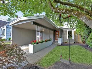 4715 37th Ave, Portland, OR 97202-4003