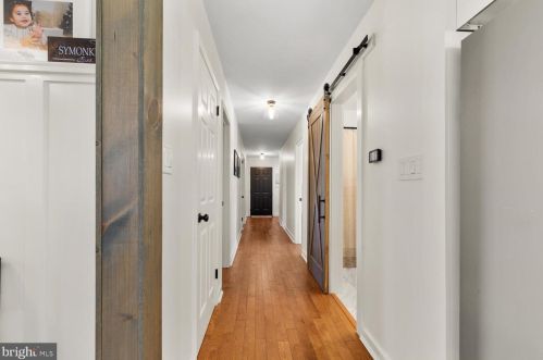 2146 Stonecrest Dr, Lancaster PA  17601-5437 exterior