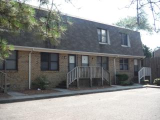 104 Cedar Ct, Greenville NC  27858-4909 exterior