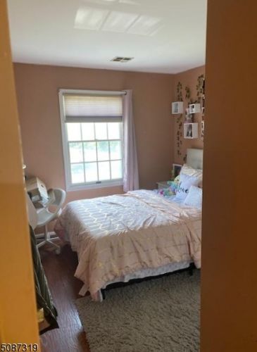 5 Stonyridge Dr, Lincoln Park, NJ 07035-2238