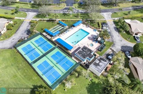 5370 Las Verdes Cir, Delray Beach FL  33484-9173 exterior