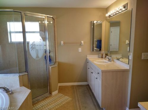 413 17th Pl, Cape Coral FL  33909-2205 exterior