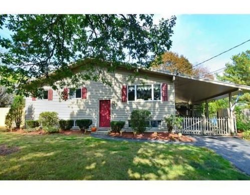 48 Main St, Medway, MA 02053-1746