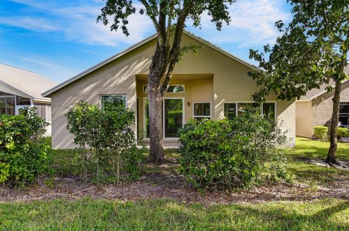 212 Trails End, West Palm Beach, FL 33413-2135