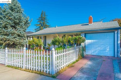 49 Woodview Rd, West Pittsburg, CA 94565-2647