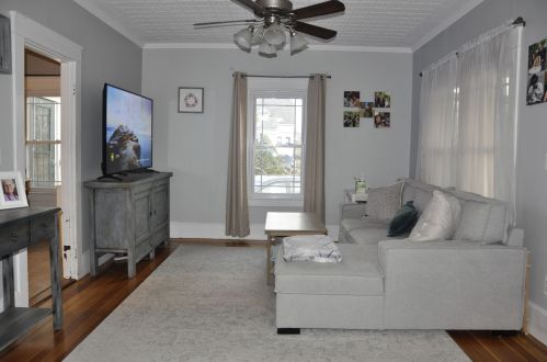 4 Fairview Ave, Nashua NH 03060-4105 exterior