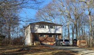 161 Woodland Dr, Uncasville CT  06382-1510 exterior