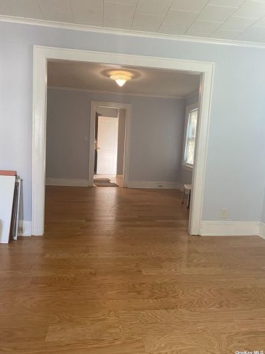 9402 Francis Lewis Blvd, Jamaica, NY 11428-1518
