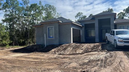 2917 51st St, Lehigh Acres, FL 33971-5735