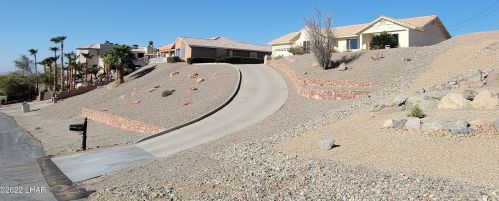 2787 Arabian Ln, Lake Havasu City, AZ 86404-2122