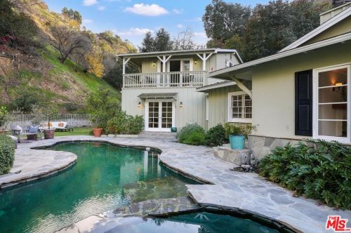 3531 Coldwater Canyon Ave, North Hollywood CA  91604-4060 exterior