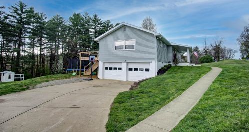 5555 Cutler Lake Rd, Blue Rock, OH 43720-9738