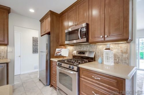 6738 Dennison St, San Diego CA 92122-2431 exterior