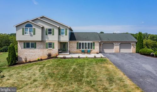 552 Crossroad School Rd, Carlisle, PA 17015-9450