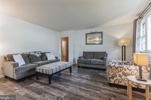 2016 Elgin St, Wilmington, DE 19808-5604
