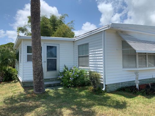 814 Thrush Cir, Sebastian, FL 32976-7527