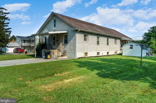 40 3rd St, Swatara, PA 17033-2460