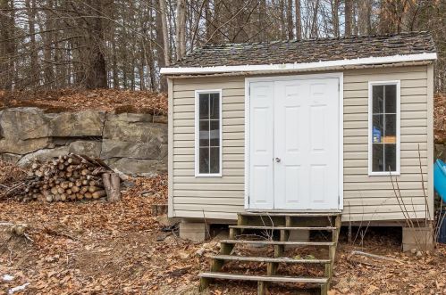 10 Lorri Rd, Derry NH  03038-4112 exterior