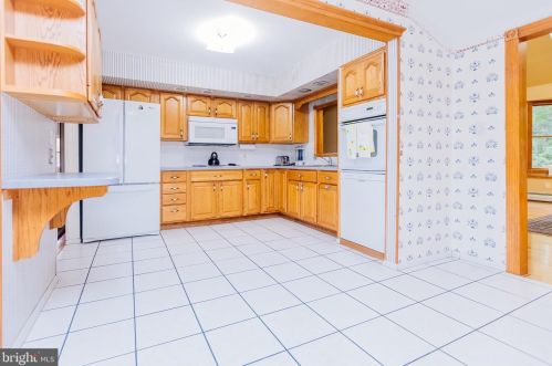 223 Meadow Dr, Yardley PA  19067-1311 exterior