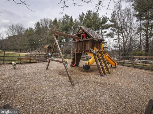 167 Meadow View Ln, Lansdale PA  19446-5930 exterior