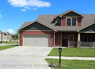 526 Stonedale Dr, Manhattan KS  66503-0325 exterior