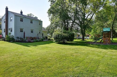 229 Nejako Dr, Middletown, CT 06457-2035