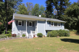 59 Stuart Rd, Mahopac, NY 10541-1822