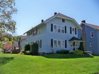 1427 Royalton Rd, Toledo OH  43612-2163 exterior