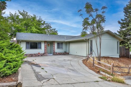 2661 Lassen Way, Pinole, CA 94564-1136