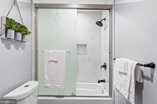 322 42 St, Philadelphia PA 19104-4062 exterior