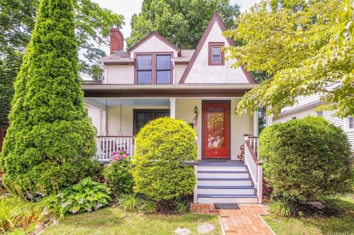 9 2nd Ave, Crotonville, NY 10562-2816