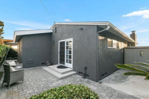 2435 Frankfort St, San Diego CA 92110-3314 exterior