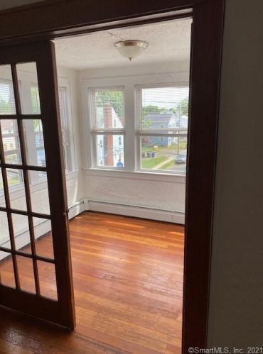 273 Wilmot Ave, Bridgeport, CT 06607-1811