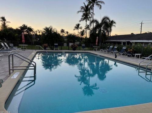 79 Glades Blvd, Naples FL  34112-1032 exterior