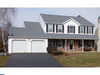 611 Charles Dr, Gilbertsville, PA 19525-9194