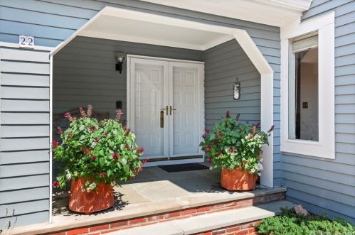 22 Farm Hill Rd, Stamford, CT 06902-1237