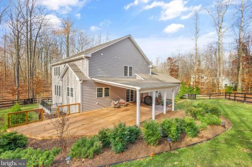 9085 Bristow Woods Ct, Nokesville VA  20181 exterior