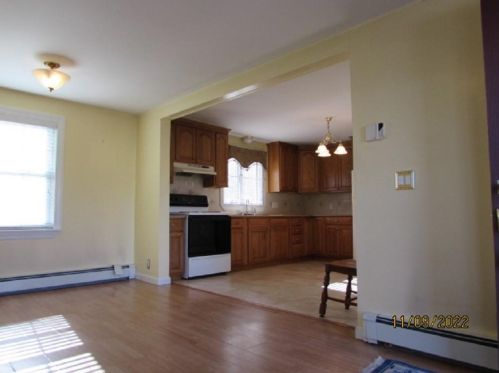 36 Liege St, Providence, RI 02908-2908
