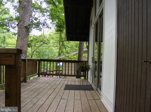 96 Big Red Oak Rd, Harpers Ferry WV  25425-5893 exterior