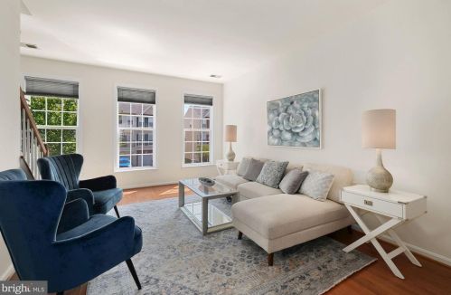 15720 John Diskin Cir, Woodbridge, VA 22191-6550
