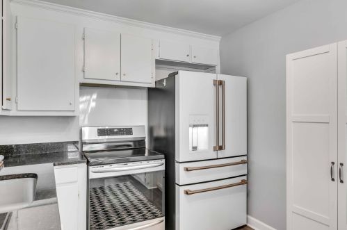 1463 Goblet Ave, Mount Pleasant SC  29464-4831 exterior