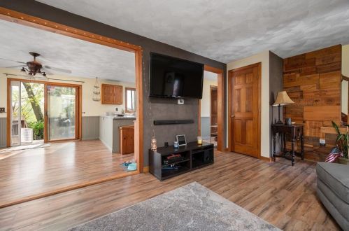 37 Plant St, Cumberland RI  02864-1910 exterior