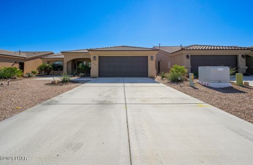 6254 Vista Laguna Dr, Bullhead City, AZ 86426-7043