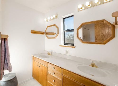 359 Laurel St, Willits CA  95490-3703 exterior