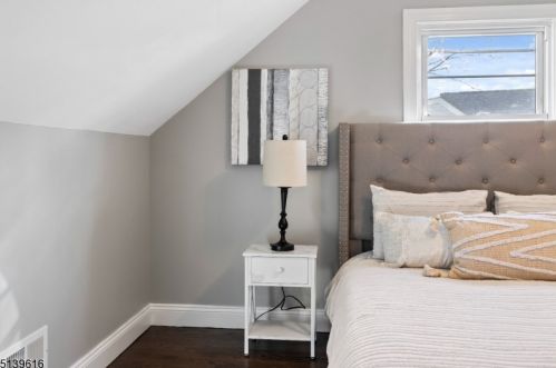 8 Mary Ln, Fanwood NJ  07023-1009 exterior