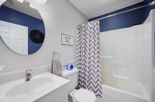 80 Friendly Rd, Mahopac NY  10541-1922 exterior