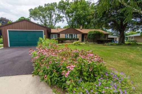 1932 Brantwood Ave, Milwaukee, WI 53209-3410