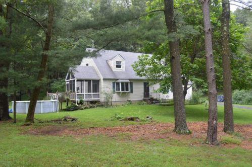 127 Brookside Ct, Stroudsburg, PA 18360-6557